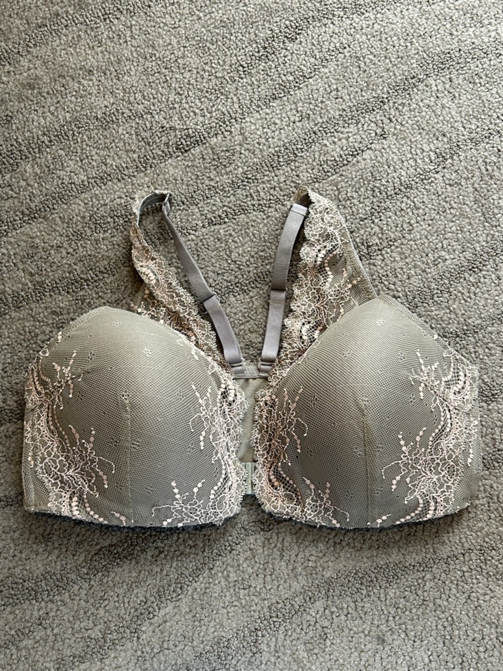 Spanx undetectable bra Size Large